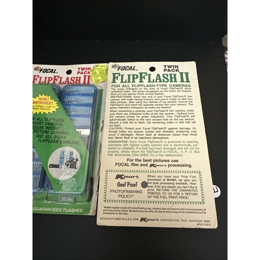 2 VINTAGE Kmart Twin Pack Flip Flash II Camera Bulbs 2 X 16 Flashes Each‎ READ